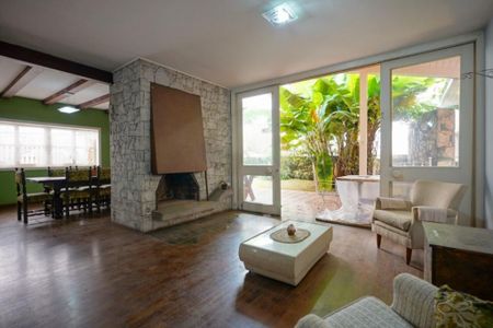 Casa à venda com 3 quartos, 270m² em Jardim Santa Helena, São Paulo