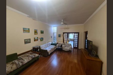 Casa à venda com 4 quartos, 360m² em Jardim Luzitania, São Paulo