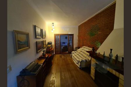 Casa à venda com 4 quartos, 360m² em Jardim Luzitania, São Paulo