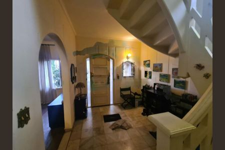 Casa à venda com 4 quartos, 360m² em Jardim Luzitania, São Paulo