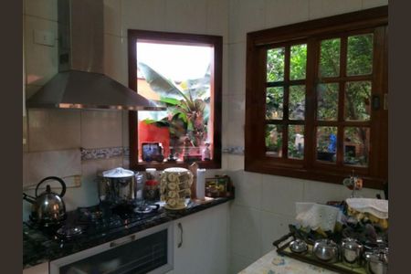 Casa à venda com 4 quartos, 220m² em Vila Sao Pedro, São Paulo