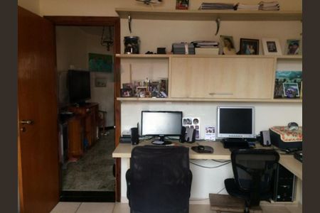 Casa à venda com 4 quartos, 220m² em Vila Sao Pedro, São Paulo