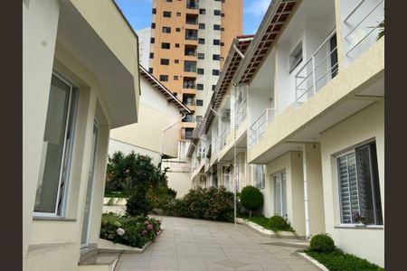 Casa à venda com 129m², 3 quartos e 2 vagas