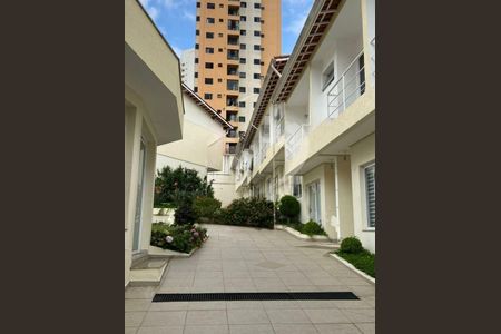 Casa à venda com 129m², 3 quartos e 2 vagas