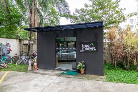 Apartamento para alugar com 110m², 2 quartos e 1 vagaÁrea comum - Mini mercado