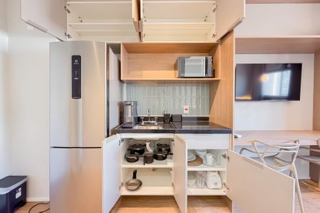 Studio para alugar com 25m², 1 quarto e sem vaga Studio para alugar com 25m², 1 quarto e sem vagaCozinha - Armários