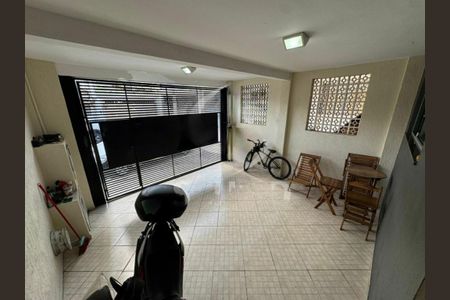 Casa à venda com 135m², 4 quartos e 2 vagas