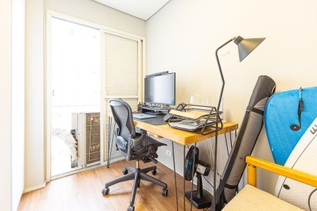 Apartamento à venda com 89m², 2 quartos e 1 vaga Apartamento à venda com 89m², 2 quartos e 1 vagaEscritório