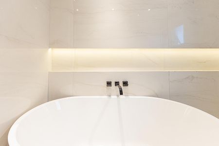 Apartamento à venda com 89m², 2 quartos e 1 vaga Apartamento à venda com 89m², 2 quartos e 1 vagaBanheiro da Suíte