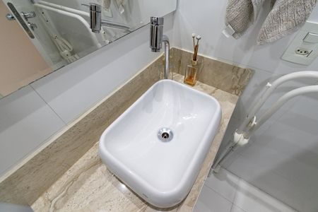 Apartamento à venda com 64m², 2 quartos e 1 vaga Apartamento à venda com 64m², 2 quartos e 1 vagaBanheiro Social