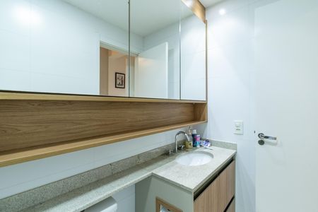 Apartamento à venda com 64m², 2 quartos e 1 vaga Apartamento à venda com 64m², 2 quartos e 1 vagaBanheiro da Suíte