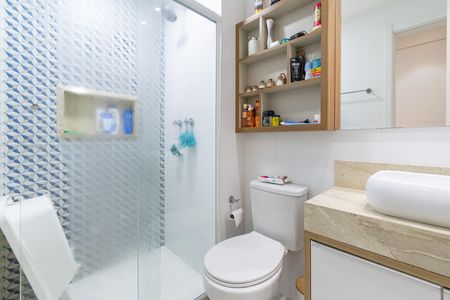 Apartamento à venda com 64m², 2 quartos e 1 vaga Apartamento à venda com 64m², 2 quartos e 1 vagaBanheiro Social