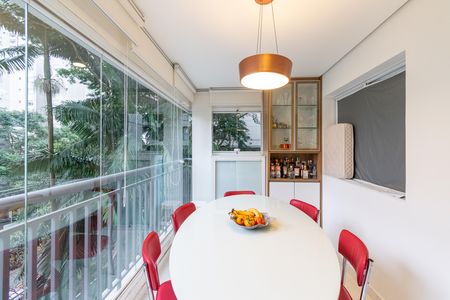 Apartamento à venda com 64m², 2 quartos e 1 vaga Apartamento à venda com 64m², 2 quartos e 1 vagaVaranda