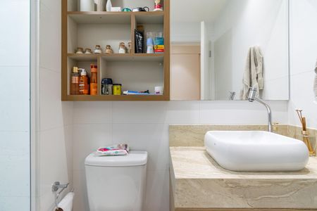 Apartamento à venda com 64m², 2 quartos e 1 vaga Apartamento à venda com 64m², 2 quartos e 1 vagaBanheiro Social