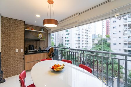 Apartamento à venda com 64m², 2 quartos e 1 vaga Apartamento à venda com 64m², 2 quartos e 1 vagaVaranda