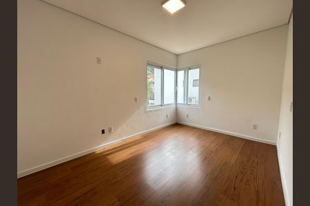 Casa de condomínio para alugar com 195m², 4 quartos e 2 vagas Casa de condomínio para alugar com 195m², 4 quartos e 2 vagasSuíte 3