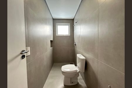 Casa de condomínio para alugar com 195m², 4 quartos e 2 vagas Casa de condomínio para alugar com 195m², 4 quartos e 2 vagasBanheiro suíte 3