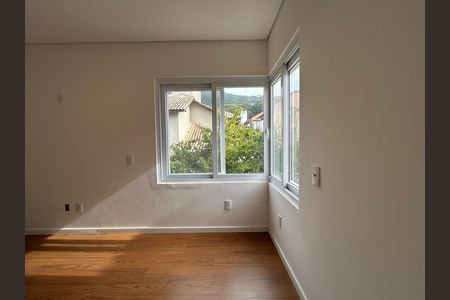 Casa de condomínio para alugar com 195m², 4 quartos e 2 vagas Casa de condomínio para alugar com 195m², 4 quartos e 2 vagasSuíte 3