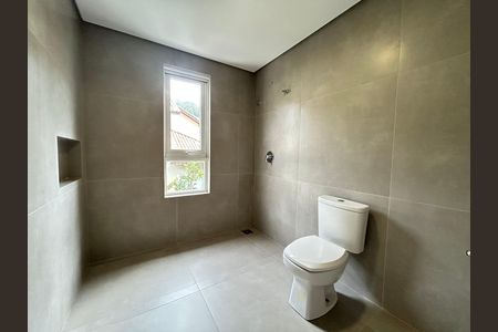 Casa de condomínio para alugar com 195m², 4 quartos e 2 vagas Casa de condomínio para alugar com 195m², 4 quartos e 2 vagasBanheiro suíte 2