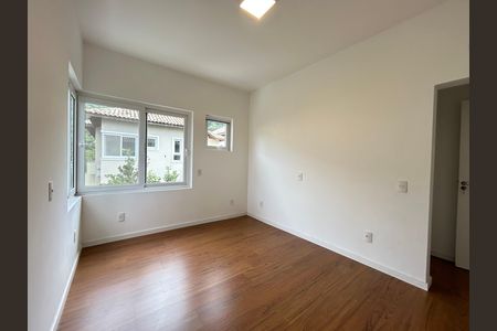 Casa de condomínio para alugar com 195m², 4 quartos e 2 vagas Casa de condomínio para alugar com 195m², 4 quartos e 2 vagasSuíte 2