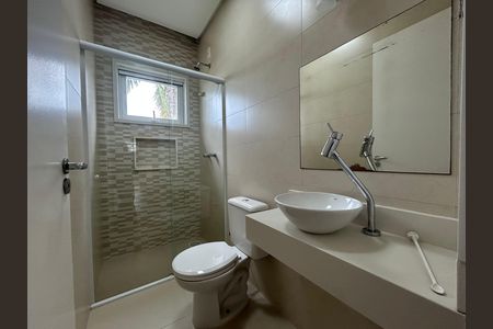 Casa de condomínio para alugar com 195m², 4 quartos e 2 vagas Casa de condomínio para alugar com 195m², 4 quartos e 2 vagasBanheiro suíte 1