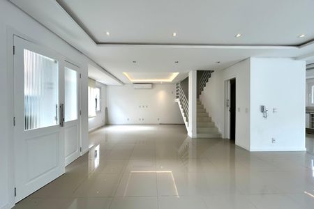 Sala de casa de condomínio para alugar com 4 quartos, 195m² em Lagoa da Conceição, Florianópolis