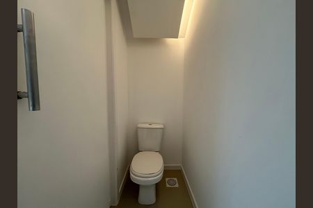 Casa de condomínio para alugar com 195m², 4 quartos e 2 vagas Casa de condomínio para alugar com 195m², 4 quartos e 2 vagasLavabo