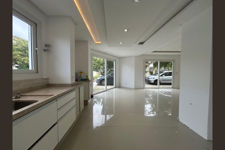 Casa de condomínio para alugar com 195m², 4 quartos e 2 vagas Casa de condomínio para alugar com 195m², 4 quartos e 2 vagasCozinha