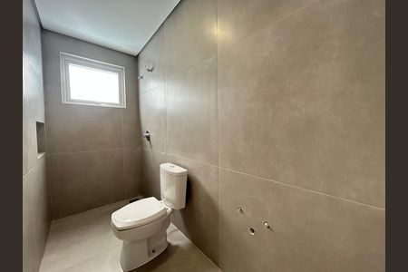 Casa de condomínio para alugar com 195m², 4 quartos e 2 vagas Casa de condomínio para alugar com 195m², 4 quartos e 2 vagasBanheiro suíte 3