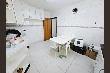 Casa à venda com 4 quartos, 220m² em Campo Grande, São Paulo