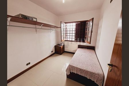 Casa à venda com 220m², 4 quartos e 4 vagas