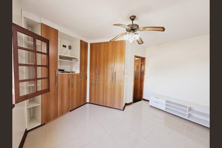 Casa à venda com 4 quartos, 220m² em Campo Grande, São Paulo