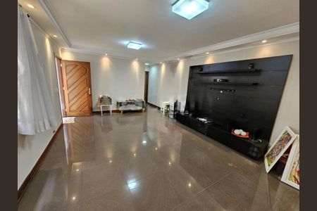 Casa à venda com 4 quartos, 220m² em Campo Grande, São Paulo