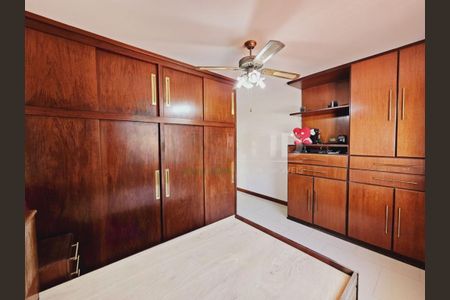 Casa à venda com 4 quartos, 220m² em Campo Grande, São Paulo