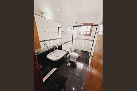 Casa à venda com 220m², 4 quartos e 4 vagas