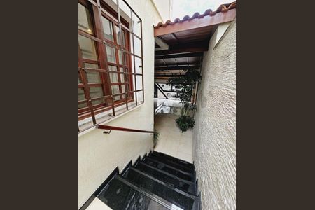 Casa à venda com 220m², 4 quartos e 4 vagas