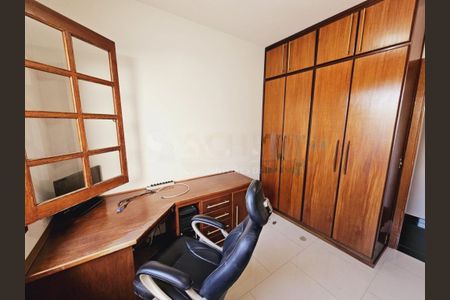 Casa à venda com 220m², 4 quartos e 4 vagas
