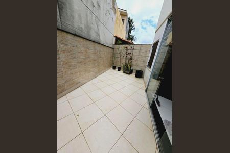 Casa à venda com 220m², 4 quartos e 4 vagas