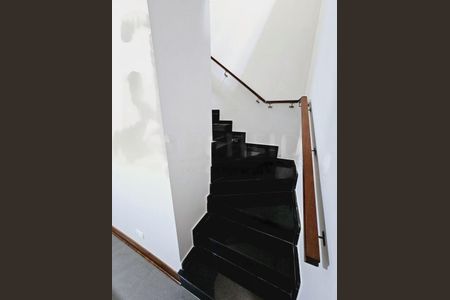 Casa à venda com 220m², 4 quartos e 4 vagas