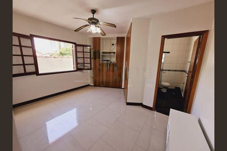 Casa à venda com 220m², 4 quartos e 4 vagas