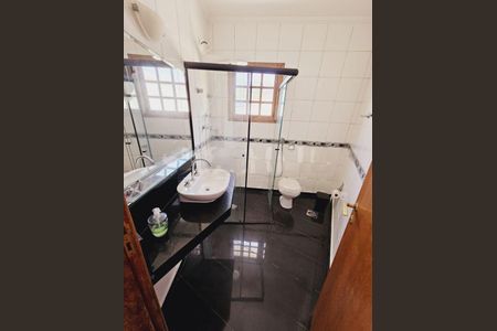 Casa à venda com 4 quartos, 220m² em Campo Grande, São Paulo