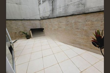 Casa à venda com 4 quartos, 220m² em Campo Grande, São Paulo