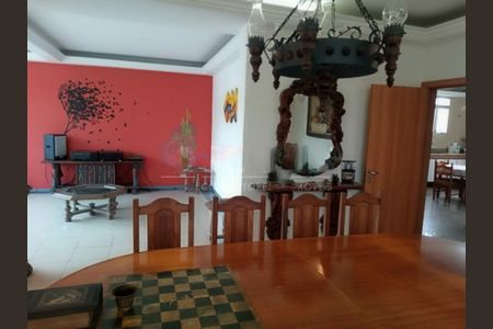 Casa à venda com 393m², 5 quartos e 8 vagas