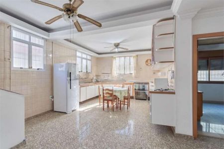 Casa à venda com 393m², 5 quartos e 8 vagas