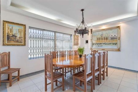 Casa à venda com 393m², 5 quartos e 8 vagas