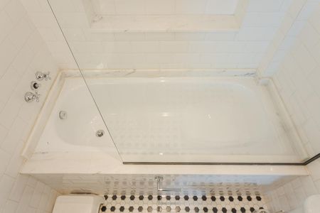 Apartamento para alugar com 100m², 2 quartos e sem vaga Apartamento para alugar com 100m², 2 quartos e sem vagaBanheiro da Suíte