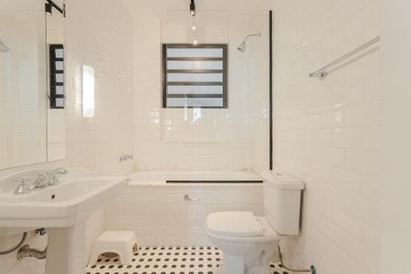 Apartamento para alugar com 100m², 2 quartos e sem vaga Apartamento para alugar com 100m², 2 quartos e sem vagaBanheiro da Suíte