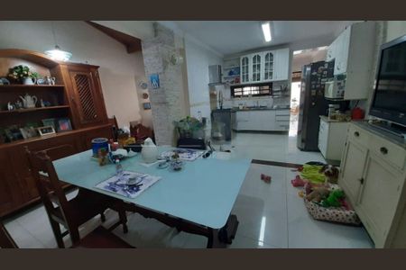 Casa à venda com 190m², 3 quartos e 4 vagas