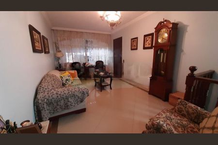 Casa à venda com 3 quartos, 190m² em Campo Grande, São Paulo