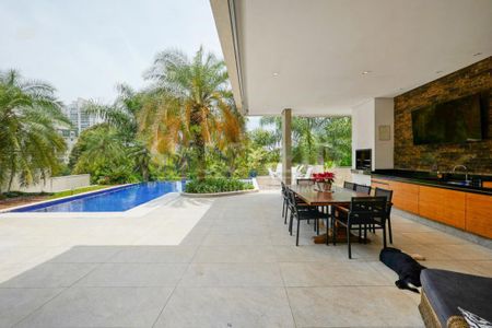 Casa à venda com 5 quartos, 881m² em Chácara das Paineiras, São Paulo